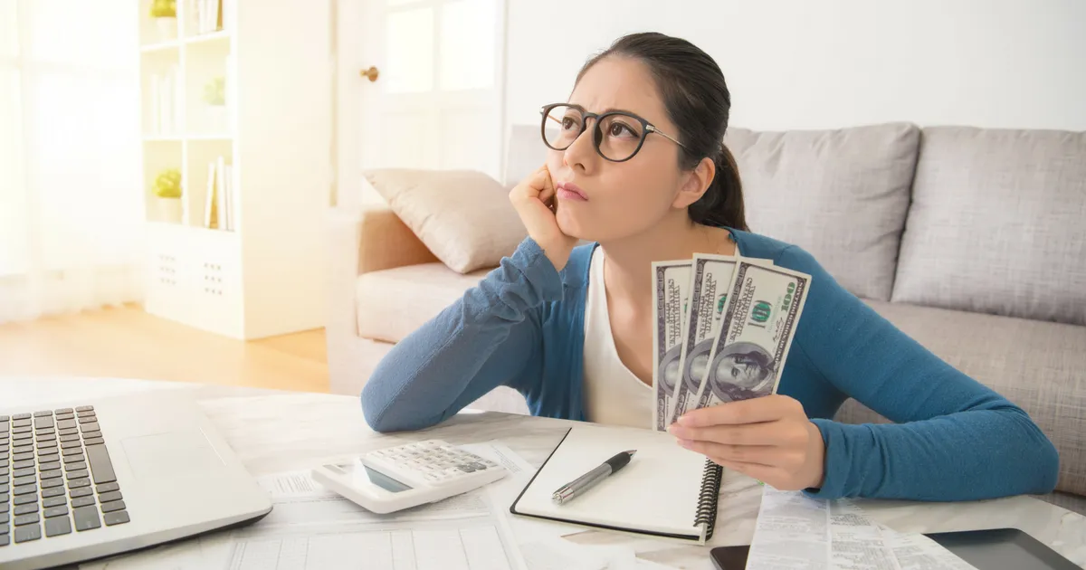 The Secret to Effectively Managing Your Debts Title Image